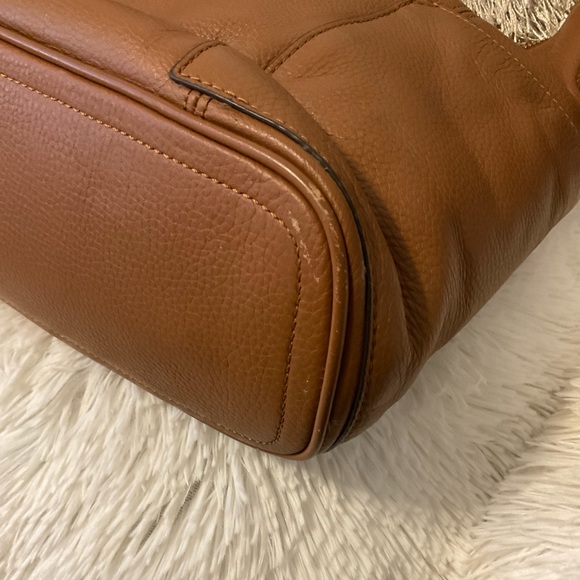 Michael Kors Pebbled Leather Shoulder Bag Camel Side Pockets - Picture 9 of 16